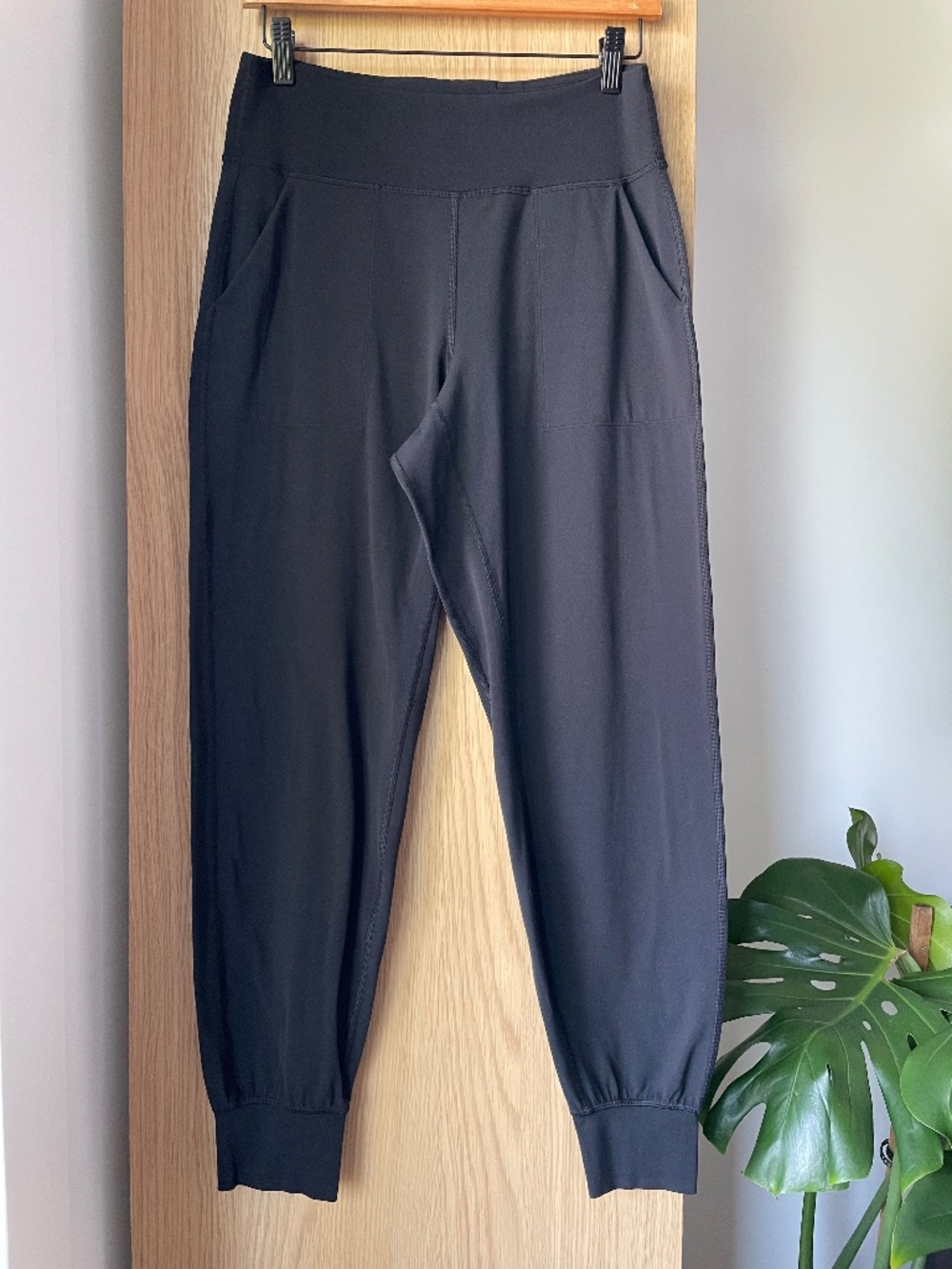 Lululemon Align Joggers - Size 8